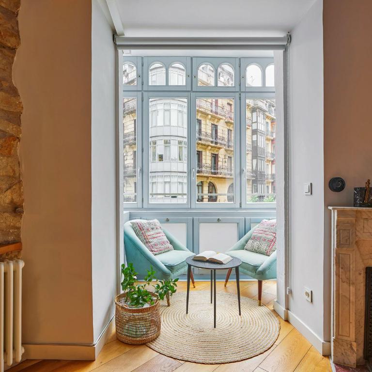 Heart of Midtown ⎮⎮ 5 balconies⎮⎮Walk Score 99 - Two-Bedroom House - 14