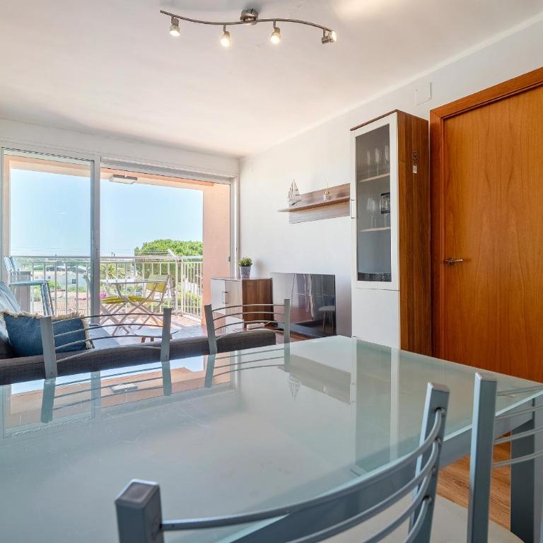 Hauzify I Apartament Golden Sand - Two-Bedroom Apartment with Terrace - 4