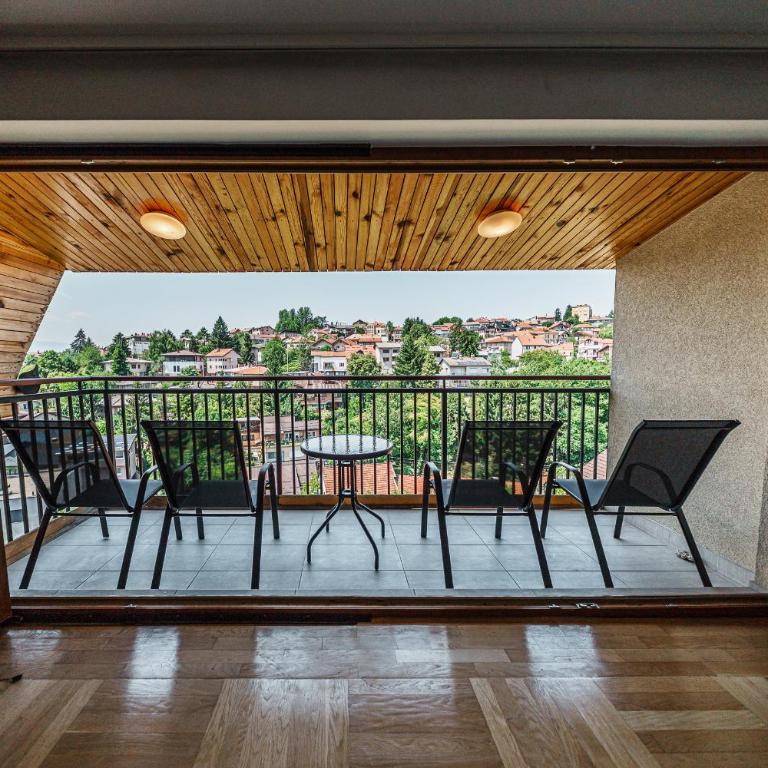 Spacious Haven, 3BR Penthouse, Free GRG PKG, Old Town - Penthaus Apartman - 6