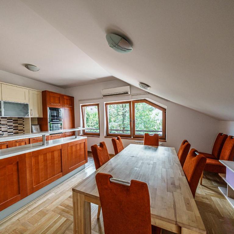Spacious Haven, 3BR Penthouse, Free GRG PKG, Old Town - Penthaus Apartman - 9