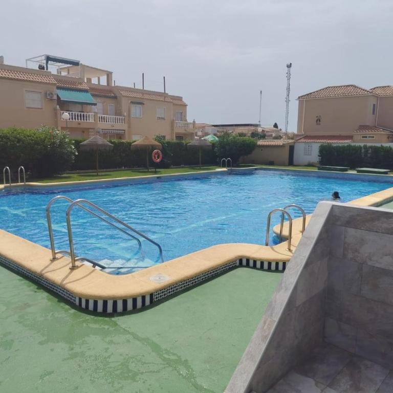 Bungalow Coqueto! - Two-Bedroom Apartment - 1