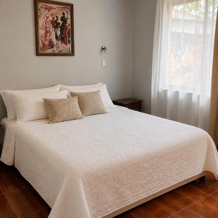 NEW Hotel Casa del Profesor - Habitación Doble con baño privado - 1