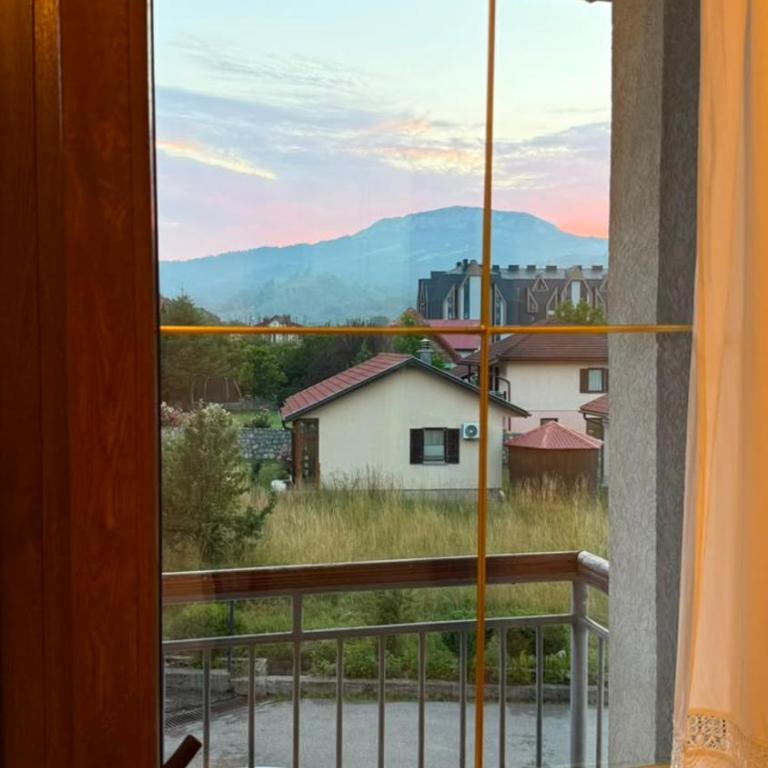 Pansion Kolašin - Apartman sa 2 Spavaće Sobe i Balkonom - 4
