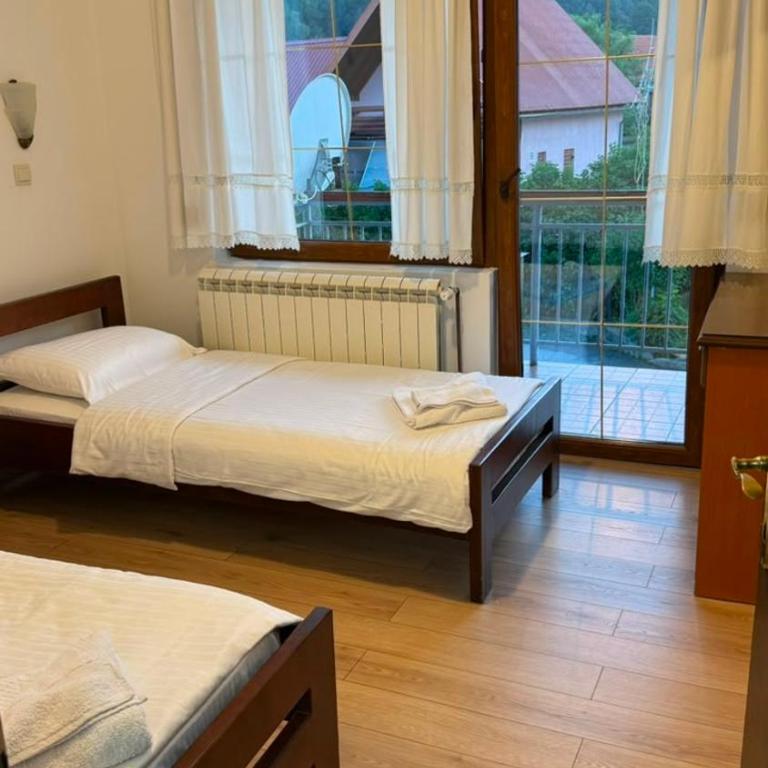 Pansion Kolašin - Apartman sa 2 Spavaće Sobe i Balkonom - 5