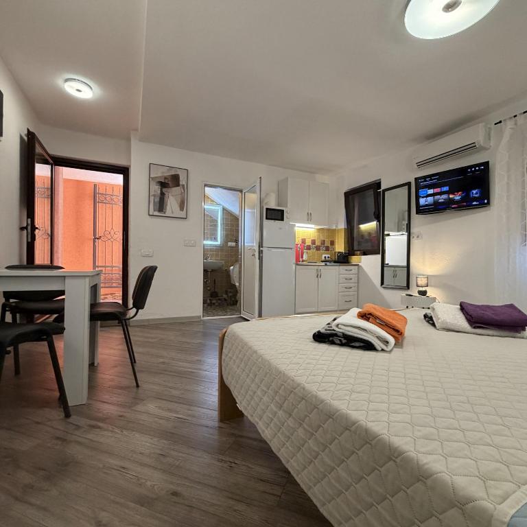 Apartments Montevibe - Studio-Apartment - 4