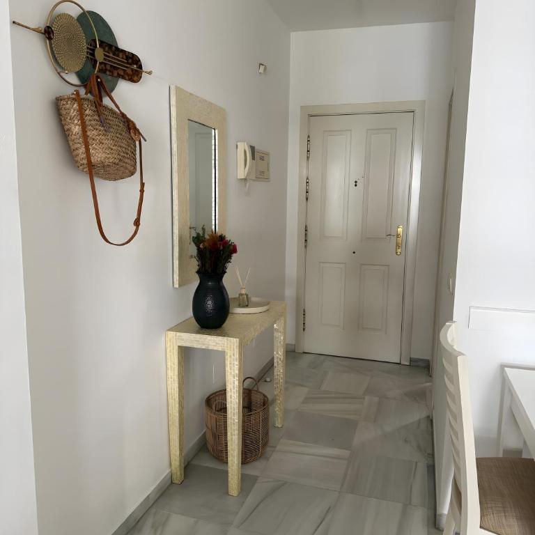 Gilarez - Two-Bedroom Deluxe Apartment with Balcony - 18