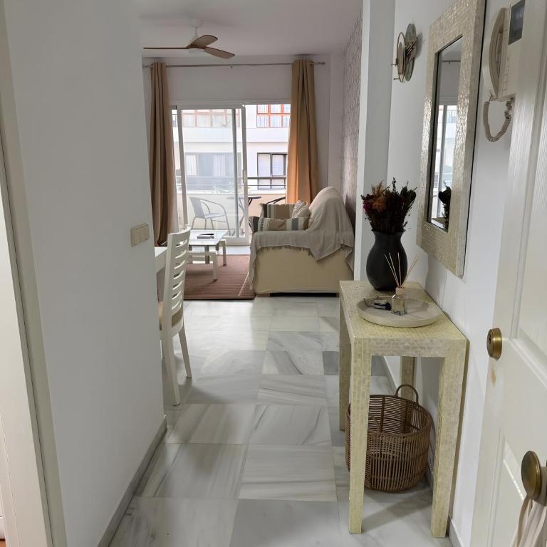 Gilarez - Two-Bedroom Deluxe Apartment with Balcony - 17