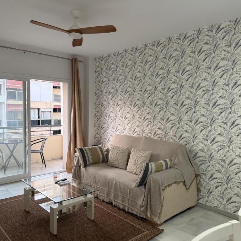 Gilarez - Two-Bedroom Deluxe Apartment with Balcony - 3