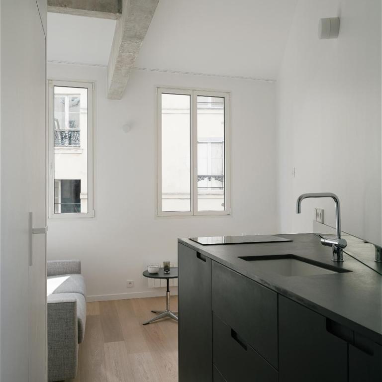 Cozy Bright Parisian Studio Belleville by Weekome - Appartement 1 Chambre - 5