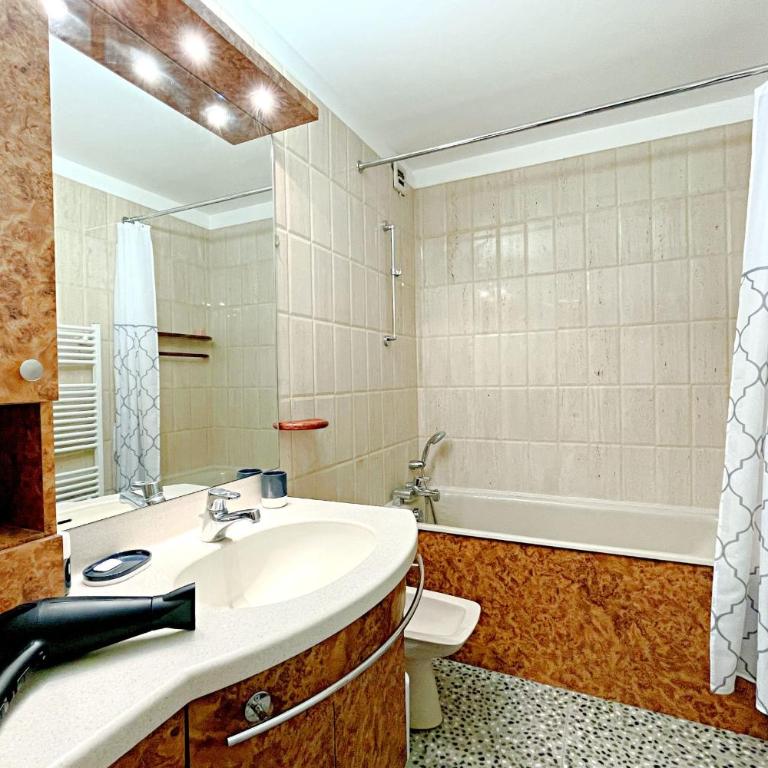 3 Bedroom - Heart of Annecy - No Wifi - Apartment - 10