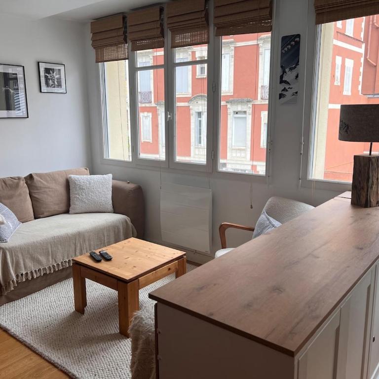 Chez Sabrina et Alain Cozy apartment - mountain view - very central - 4 people - Appartement 1 Chambre - 4