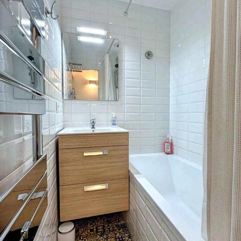 Chez Sabrina et Alain Cozy apartment - mountain view - very central - 4 people - Appartement 1 Chambre - 12