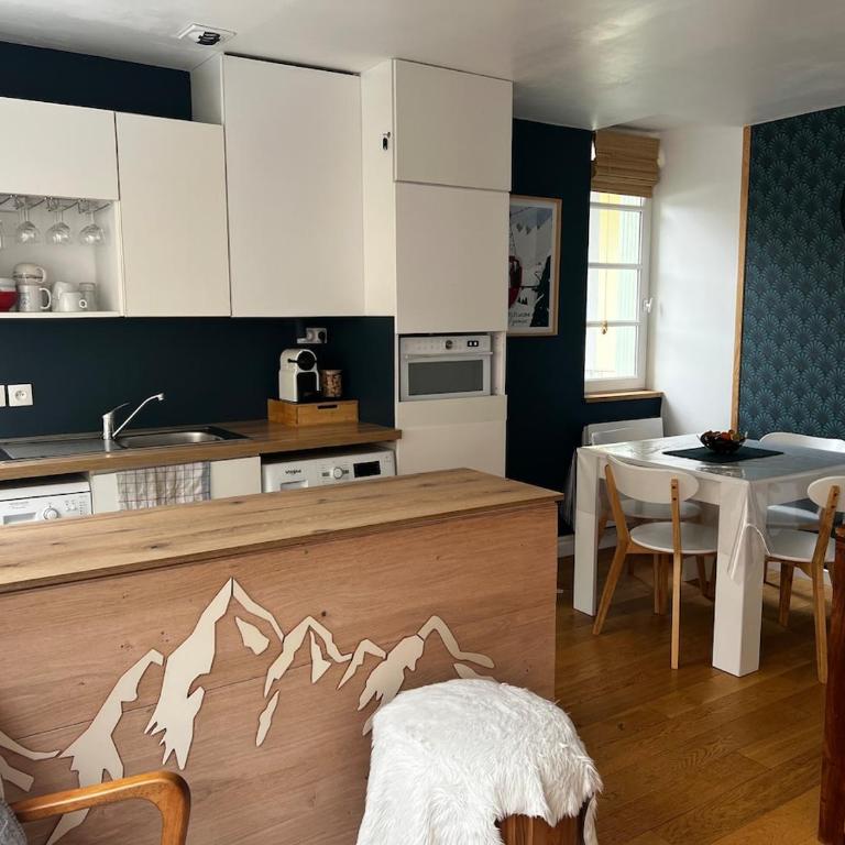 Chez Sabrina et Alain Cozy apartment - mountain view - very central - 4 people - Appartement 1 Chambre - 17