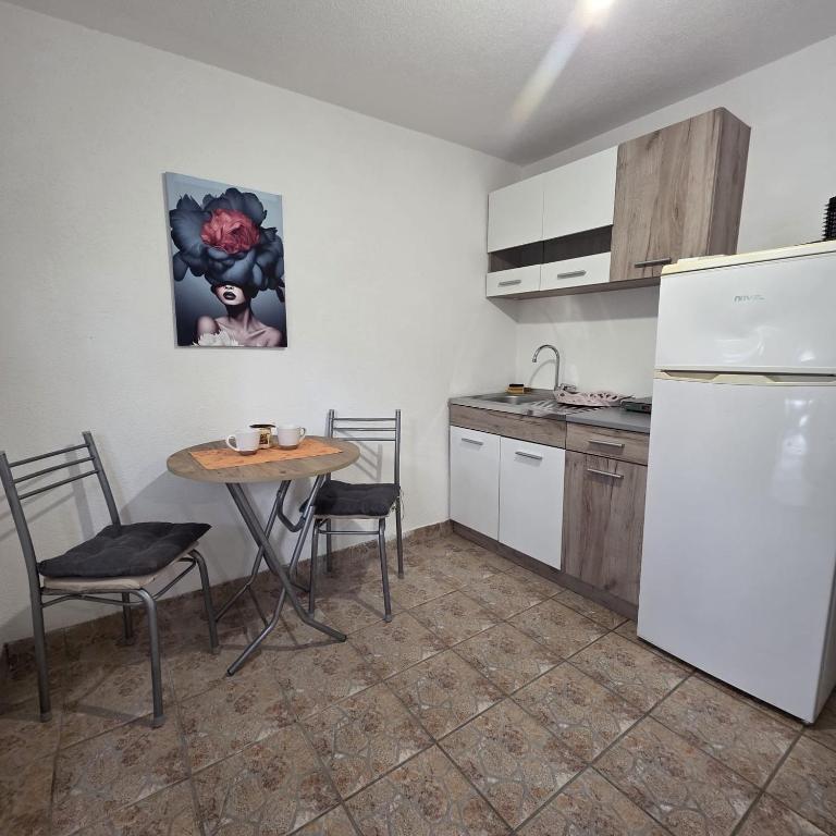 Kućica pod smokvom - Apartment mit 1 Schlafzimmer - 9