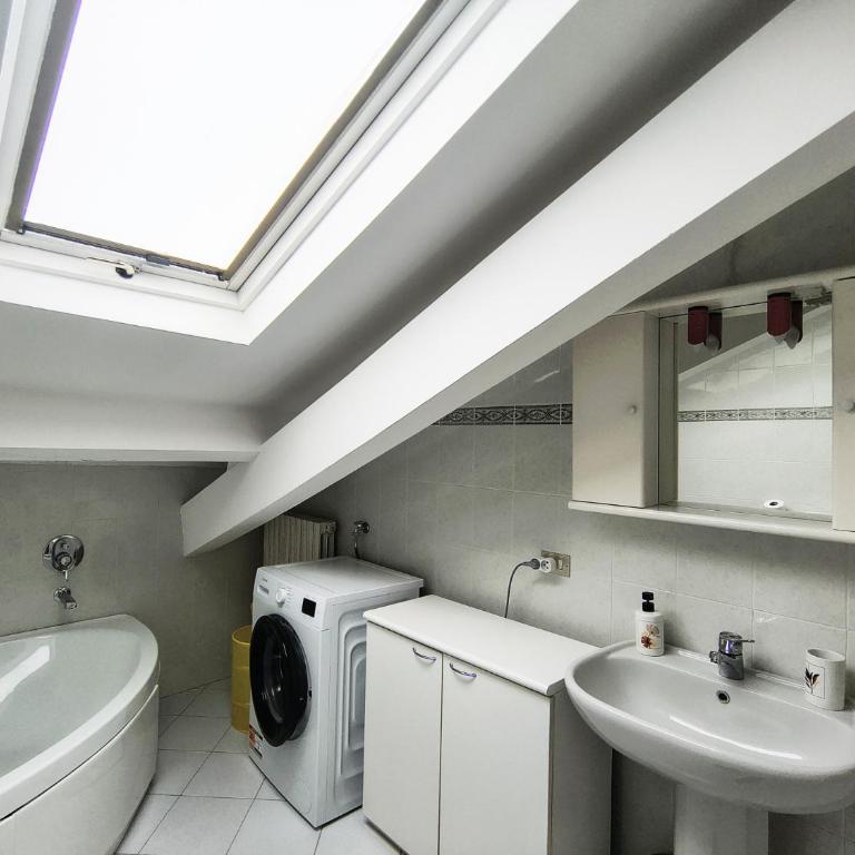 Il Quarto Piano, Above the city, close to the sea. - Appartamento - 12