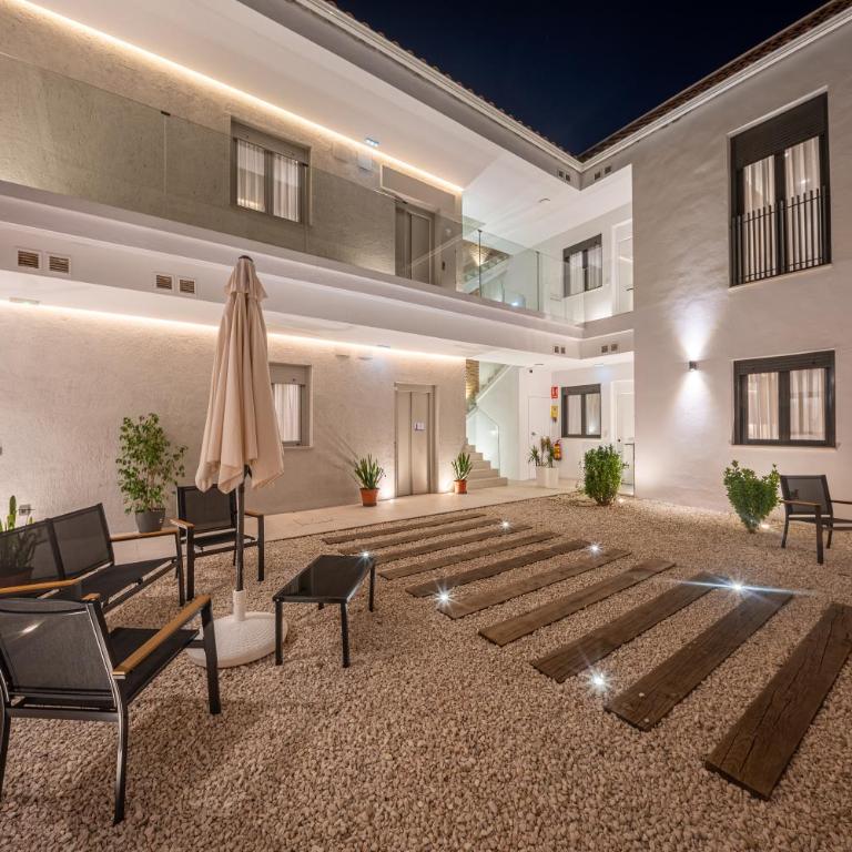 Geysotur Caballero Homes Puente Romano - Apartment - 1