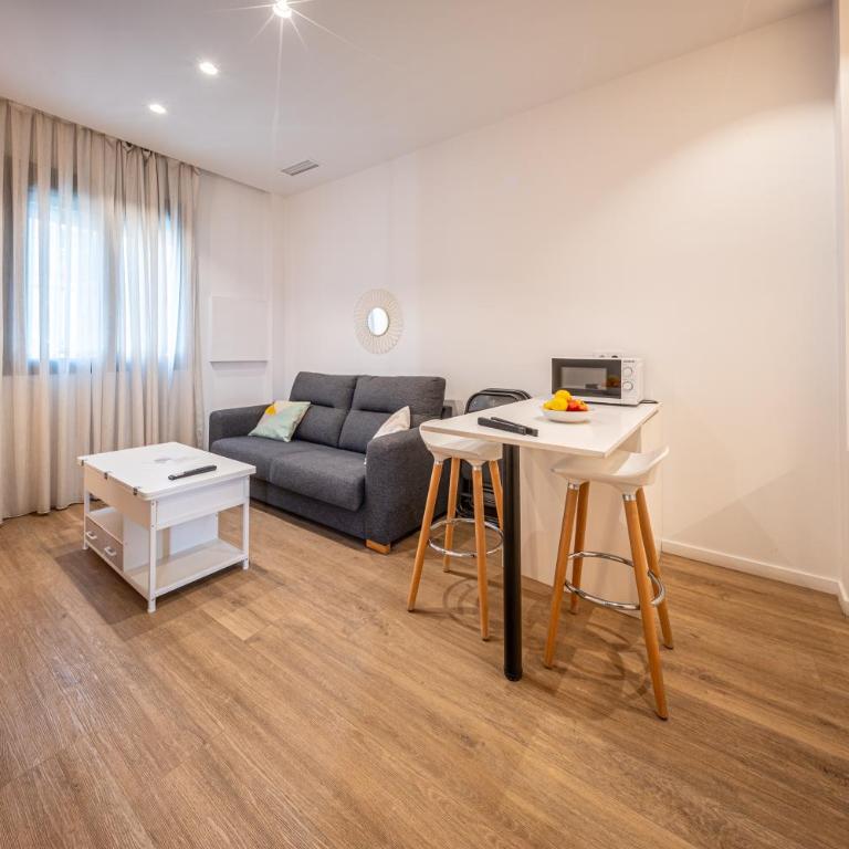 Geysotur Caballero Homes Puente Romano - Apartment - 13