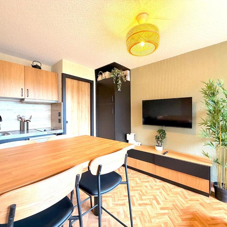 T2 chic rénové, à deux pas des remontées - Apartment mit 1 Schlafzimmer und Balkon - 22