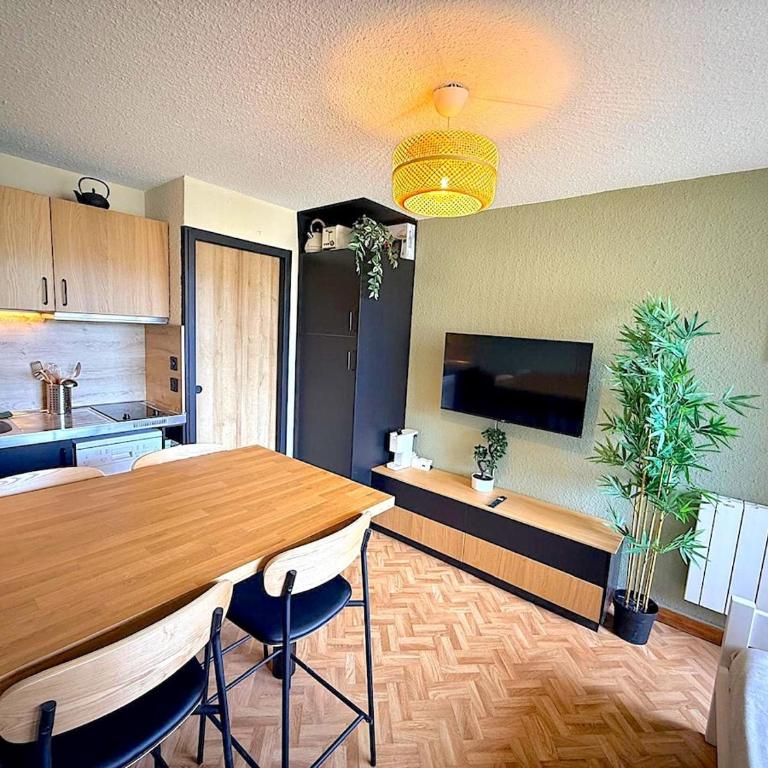 T2 chic rénové, à deux pas des remontées - Apartment mit 1 Schlafzimmer und Balkon - 26