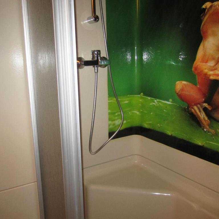 Gasthof Fair - Comfort Dreibettzimmer mit Dusche - 10