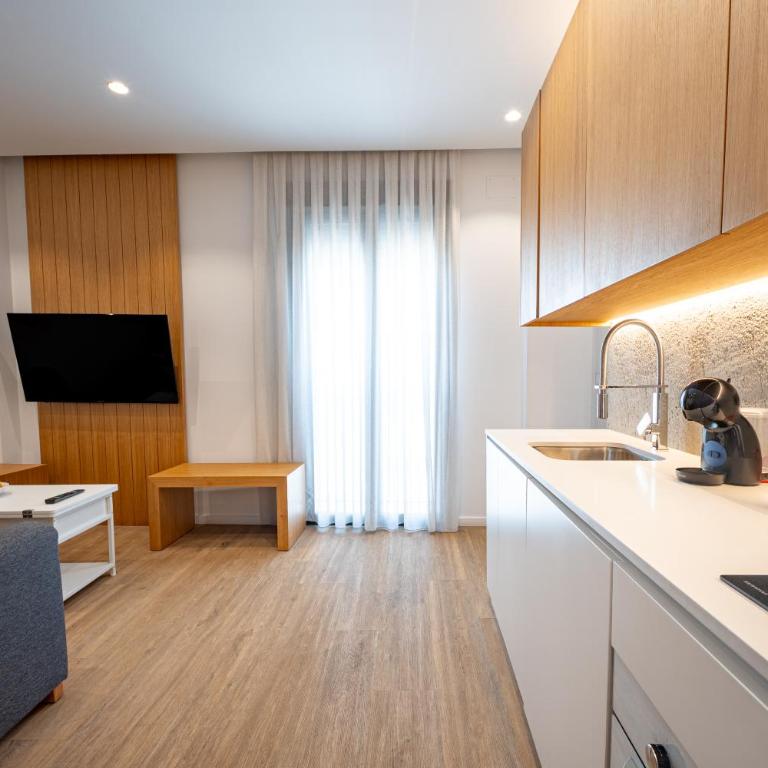 Geysotur Caballero Homes Puente Romano - Apartment - 3