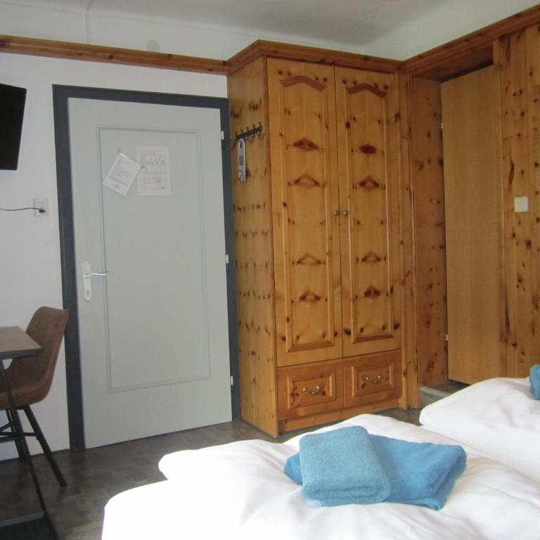 Gasthof Fair - Comfort Dreibettzimmer mit Dusche - 2