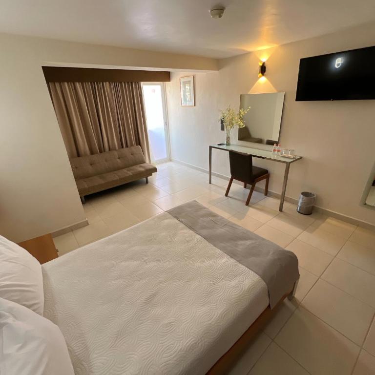 Hotel Balcón del Cielo - Standard Room with Balcony - 13