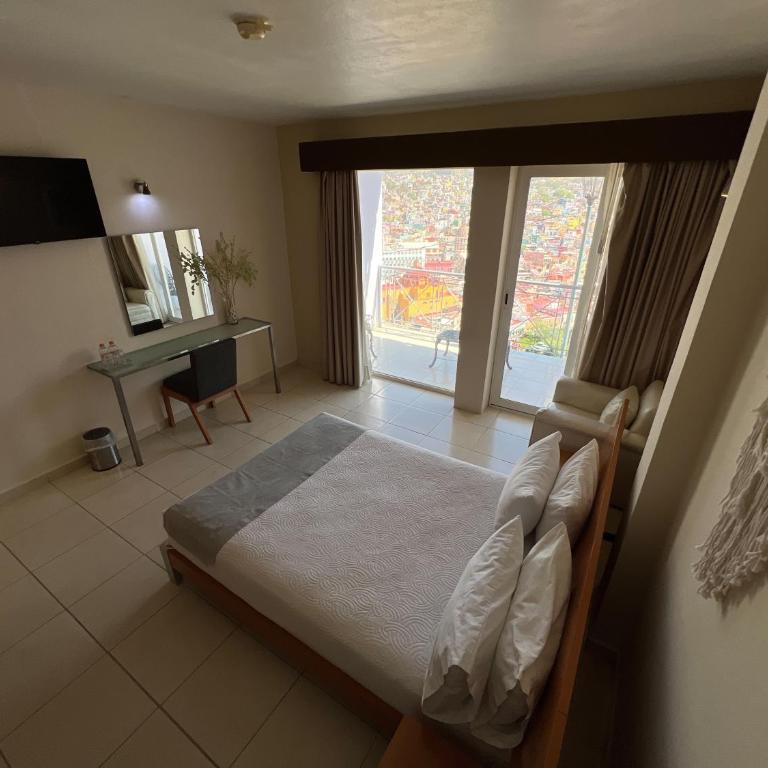 Hotel Balcón del Cielo - Standard Room with Balcony - 16