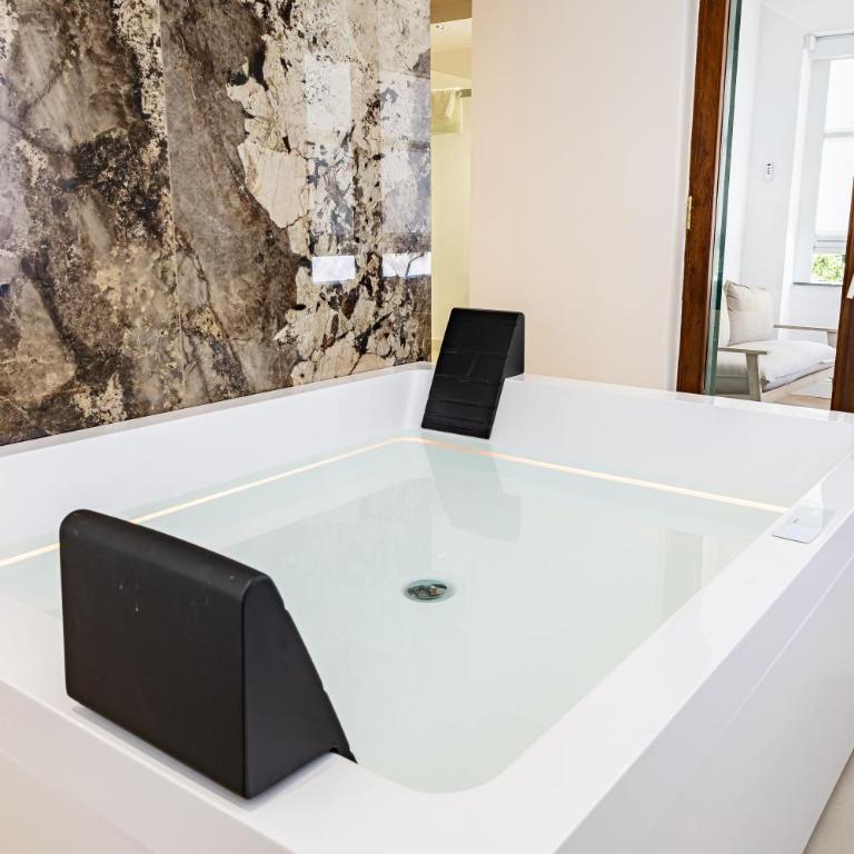 Villa delle Rose Pompei Rooms and Suite - Deluxe Suite with Spa Bath - 2