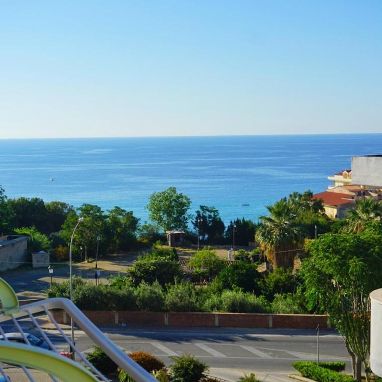 Cinnamon Inn - Studio Apartment with side Sea View - 4