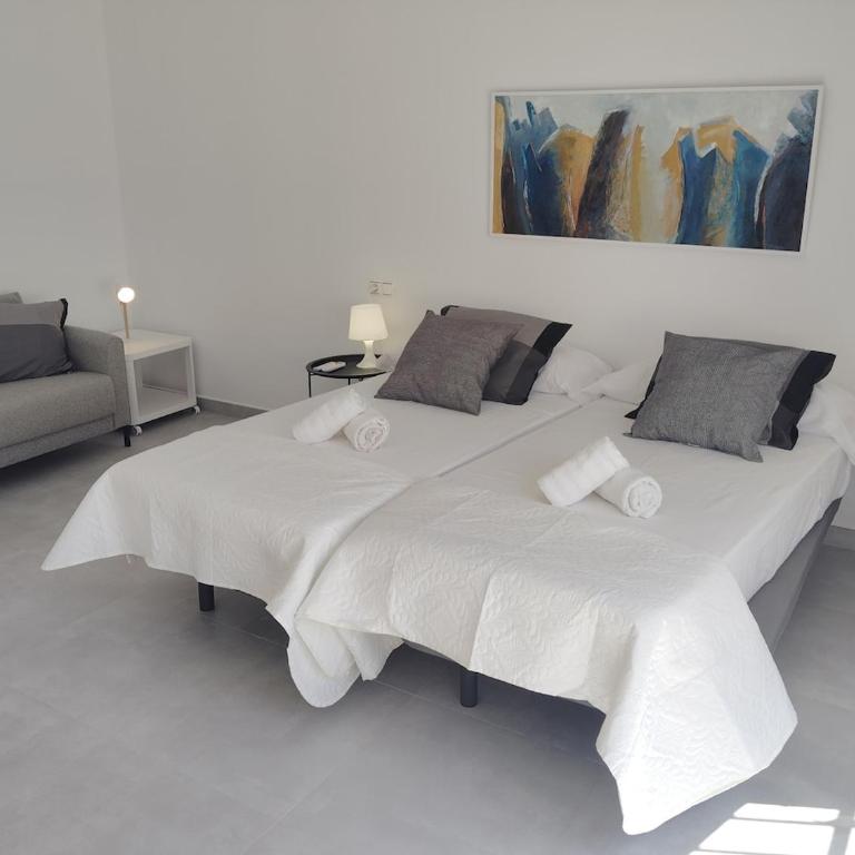 Amplia y acogedora casa con piscina, cerca de playa y puerto marina - One-Bedroom House - 9