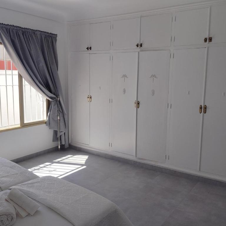 Amplia y acogedora casa con piscina, cerca de playa y puerto marina - One-Bedroom House - 12