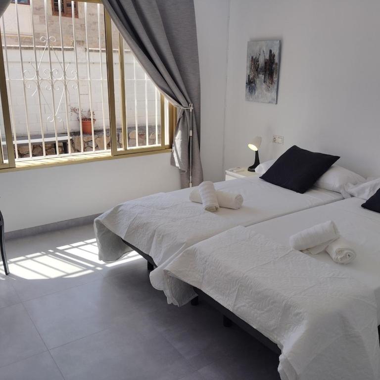 Amplia y acogedora casa con piscina, cerca de playa y puerto marina - One-Bedroom House - 17