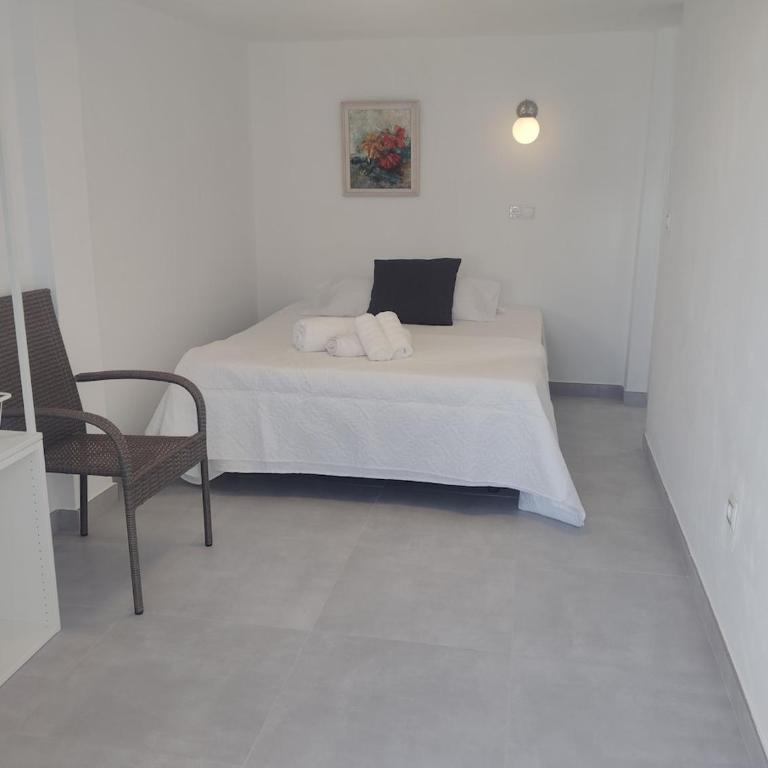 Amplia y acogedora casa con piscina, cerca de playa y puerto marina - One-Bedroom House - 20