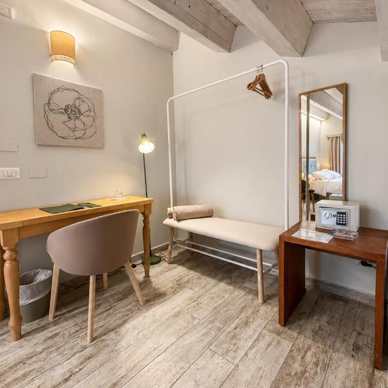Itria Modica - Standard Queen Room - Attic - 1