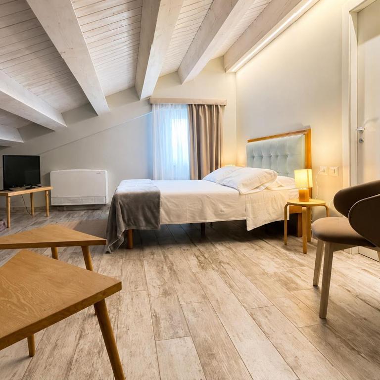 Itria Modica - Standard Queen Room - Attic - 4