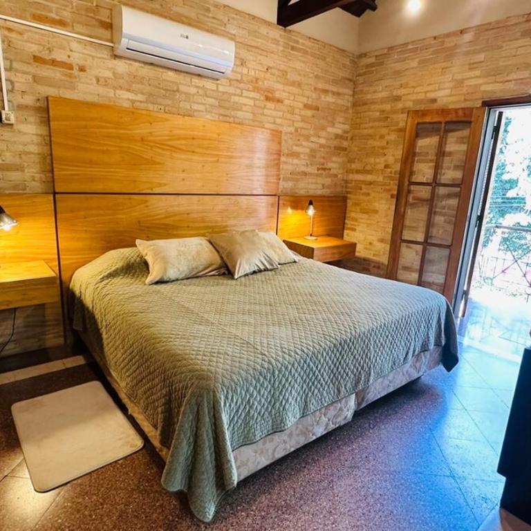 Fina residencia con chimenea en Lambaré - Four-Bedroom House - 22