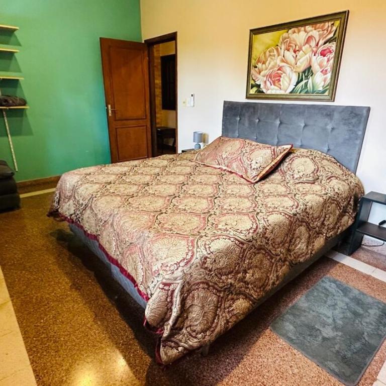 Fina residencia con chimenea en Lambaré - Four-Bedroom House - 24