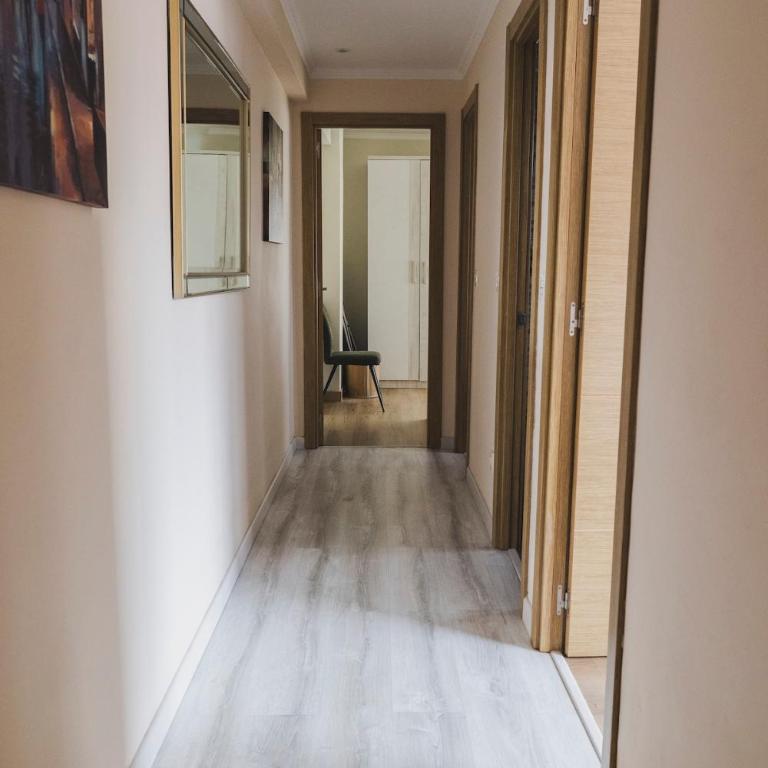 Vigo Getaway - Near Park, Beaches & Cíes - Three-Bedroom Apartment - 7