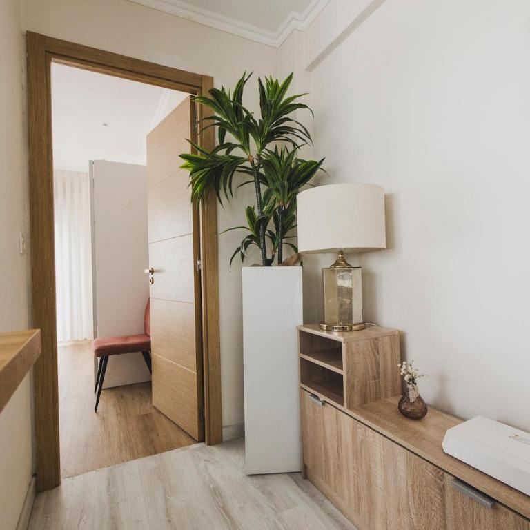 Vigo Getaway - Near Park, Beaches & Cíes - Three-Bedroom Apartment - 16