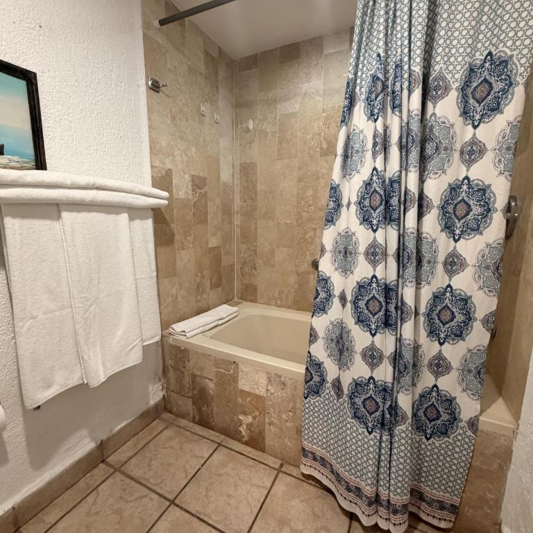 Princesa Resort D-105 - A Ground Floor Ocean View Condo - Casa - 7