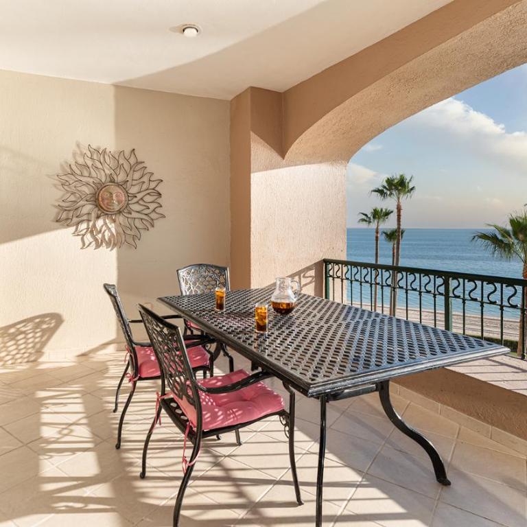 Inviting Oceanview 2BD/2BA Condo with Relaxing Coastal Vibes - Casa - 12