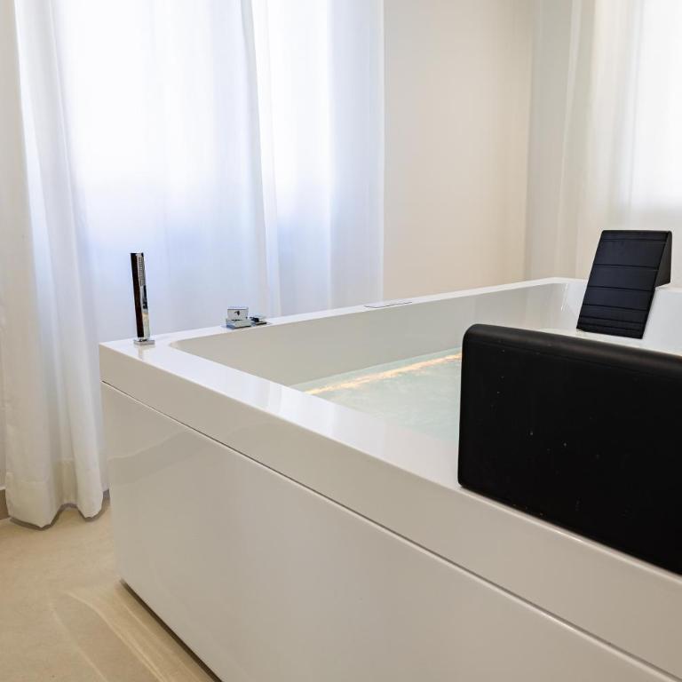 Villa delle Rose Pompei Rooms and Suite - Deluxe Suite with Spa Bath - 13