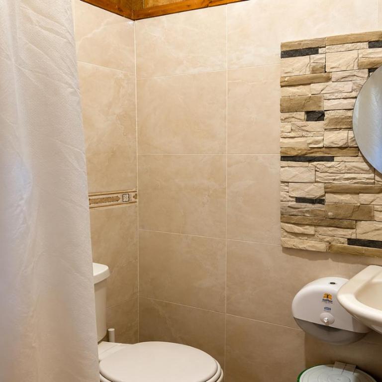 Hostería los Cedros de Mindo - Habitación Doble con baño privado - 2 camas - 4