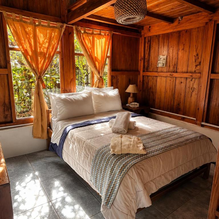 Hostería los Cedros de Mindo - Habitación con cama grande - 4
