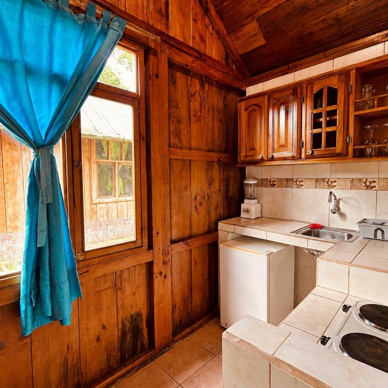Hostería los Cedros de Mindo - Habitación Doble con baño privado - 2 camas - 3