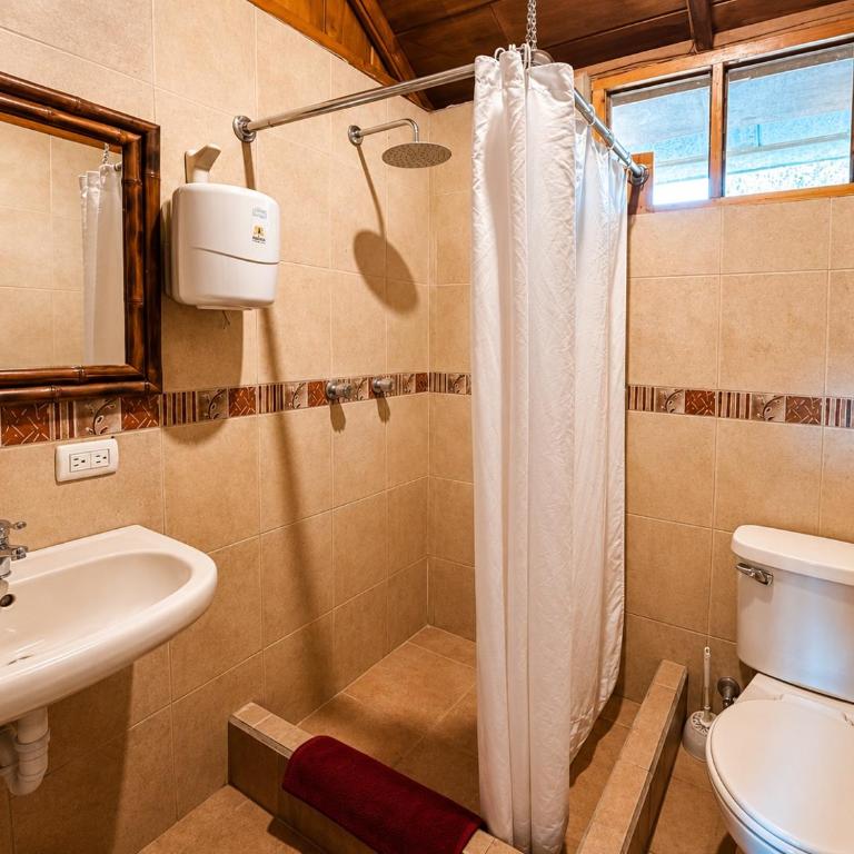 Hostería los Cedros de Mindo - Habitación Doble con baño privado - 2 camas - 5