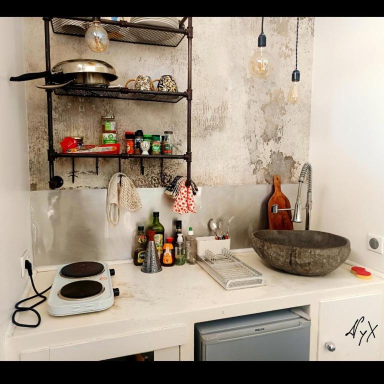 Unique 150m2 Artist Residence - Three-Bedroom Apartment - 6