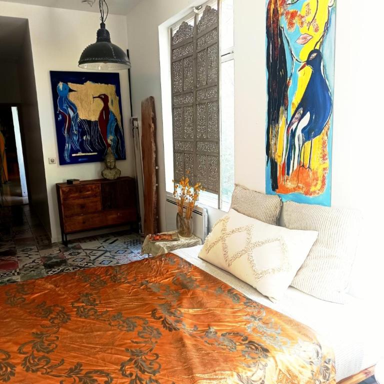 Unique 150m2 Artist Residence - Three-Bedroom Apartment - 7
