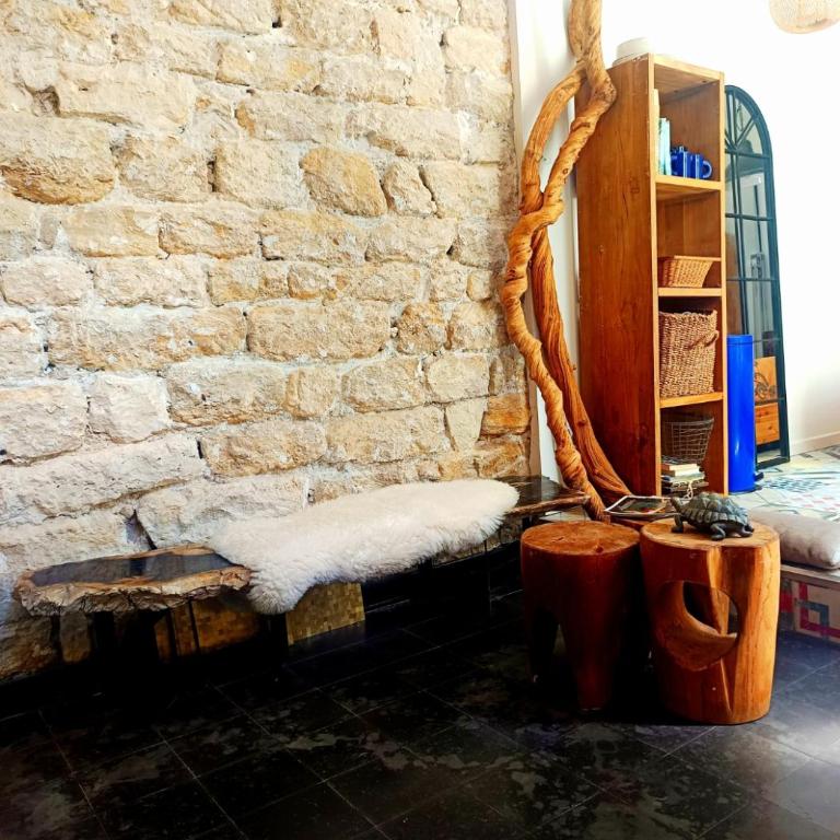 Unique 150m2 Artist Residence - Three-Bedroom Apartment - 8